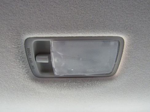 Used 2020 Nissan Versa SV image 28