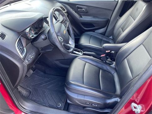 Used 2020 Chevrolet Trax Premier image 9