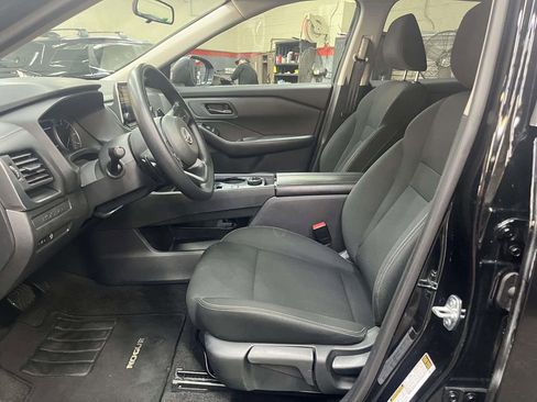 Used 2023 Nissan Rogue S AWD/4WD image 16