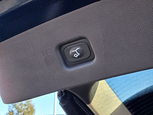 Used 2022 Lincoln Nautilus Reserve image 14