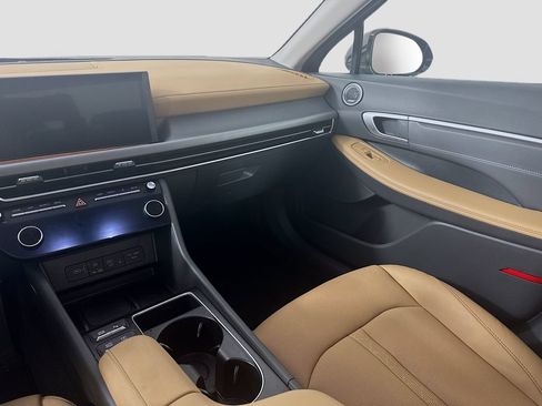 Certified 2025 Hyundai Sonata Limited FWD image 25