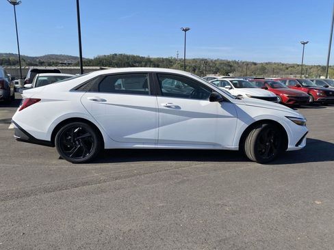 New 2026 Hyundai Elantra SEL Sport FWD image 2