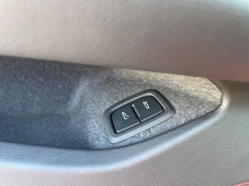 Used 2023 Chevrolet Corvette Stingray Coupe w/ Z51 Performance Package image 13