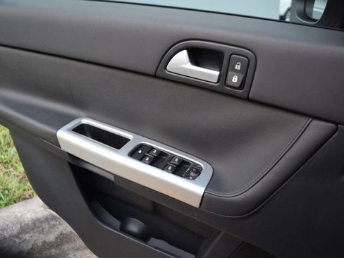 Used 2011 Volvo V50 T5 image 71