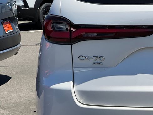 Used 2025 MAZDA CX-70 Plug-In Hybrid w/ Premium Plus AWD/4WD image 13