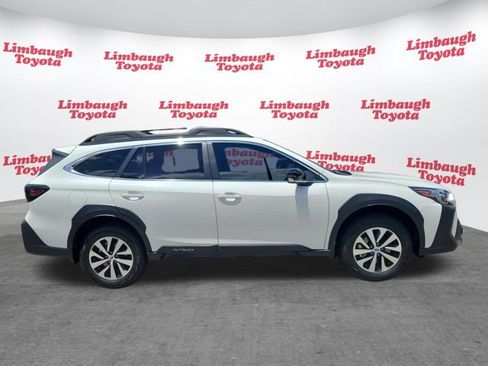 Used 2025 Subaru Outback Premium w/ Popular Package #1A AWD/4WD image 2