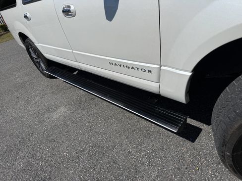 Used 2017 Lincoln Navigator L Select image 41