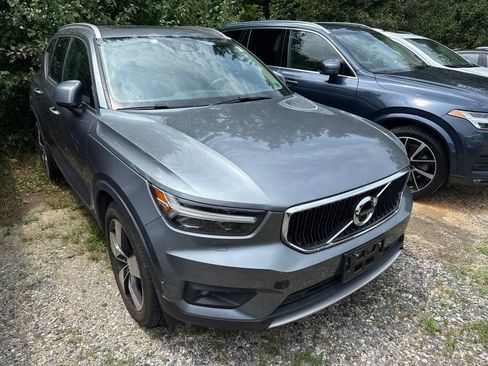 Used 2019 Volvo XC40 T5 Momentum AWD/4WD image 1