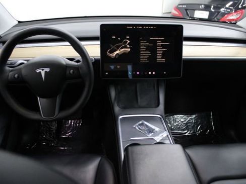 Used 2021 Tesla Model Y Long Range image 2