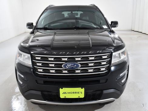 Used 2016 Ford Explorer XLT w/ Equipment Group 202A image 3