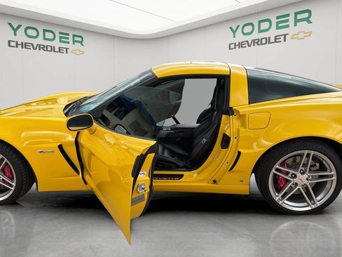 Used 2007 Chevrolet Corvette Z06 w/ Preferred Equipment Group RWD image 34