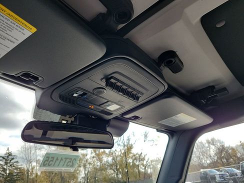 New 2025 Ford Bronco Badlands image 30