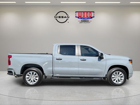 Used 2025 Chevrolet Silverado 1500 Custom AWD/4WD image 2