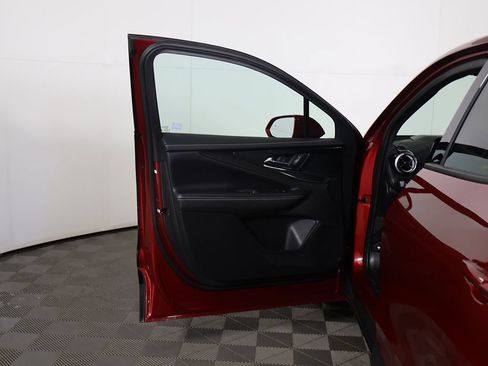 Used 2025 Chevrolet Blazer EV LT FWD image 18