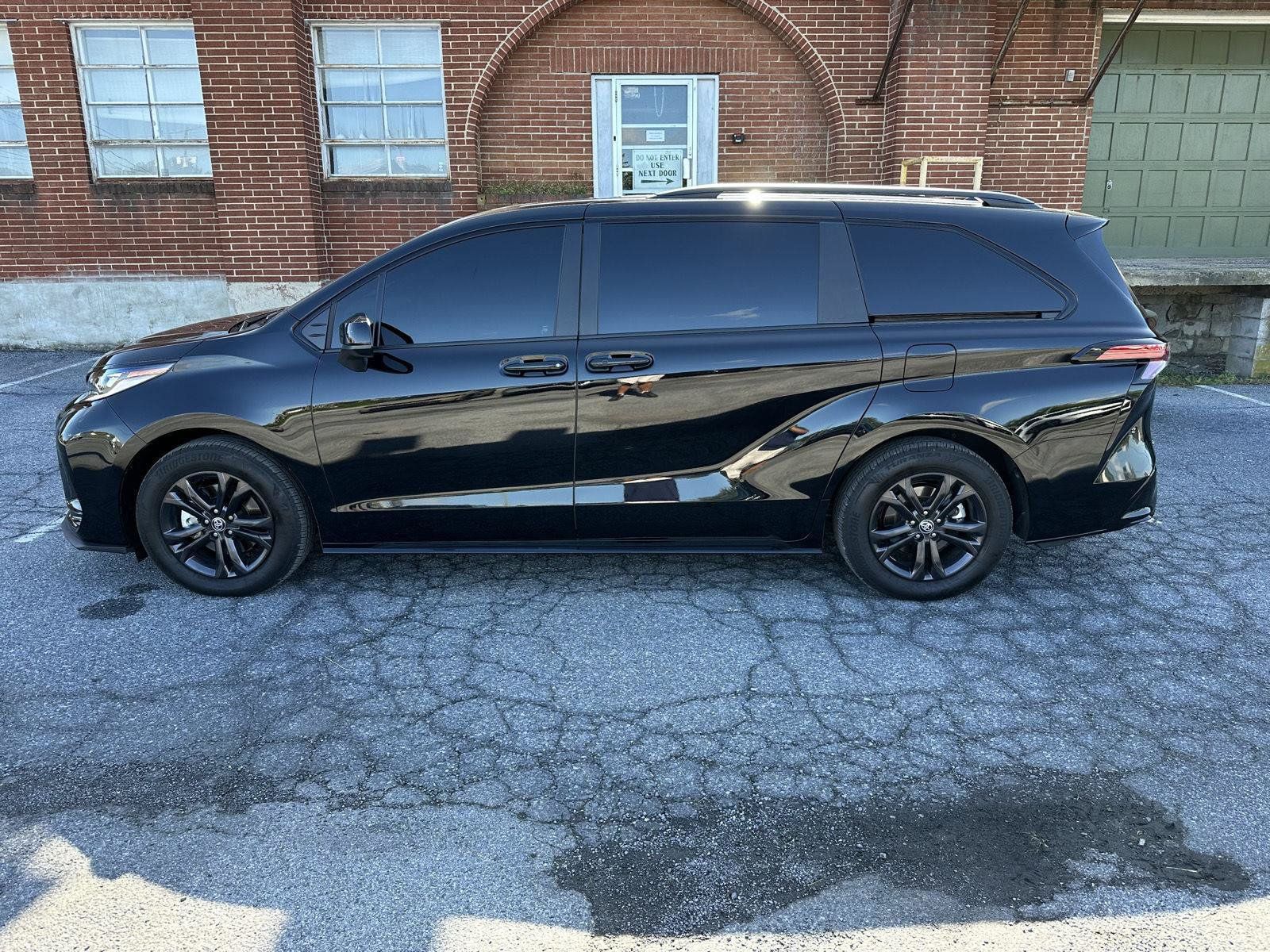 Used 2026 Toyota Sienna XSE AWD/4WD image 5