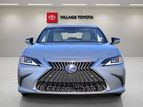 Used 2022 Lexus ES 300h w/ Luxury Package image 7