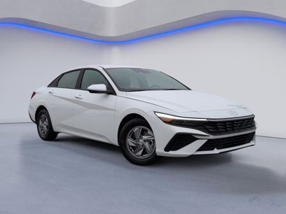 New 2026 Hyundai Elantra SE