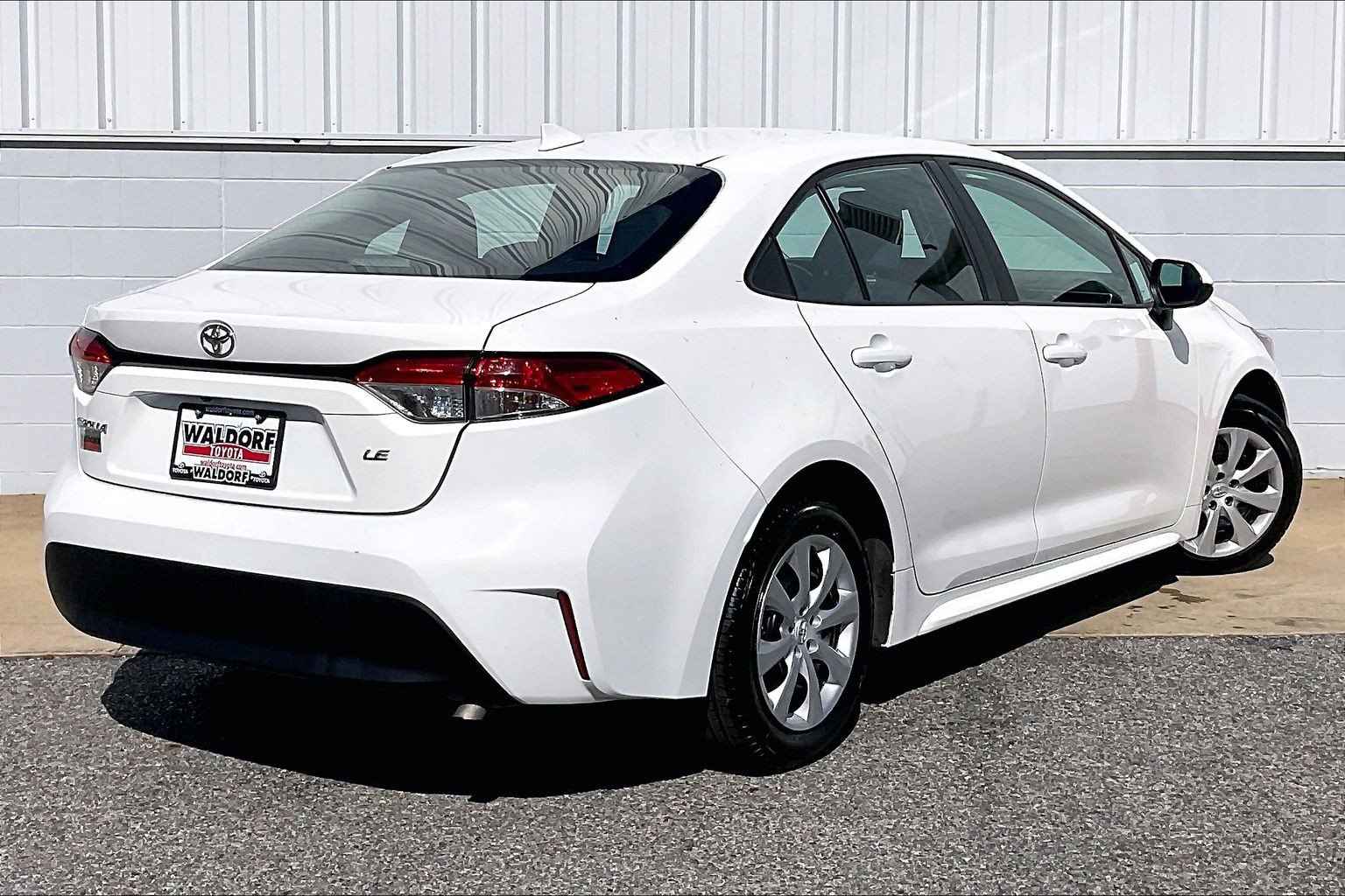 Used 2024 Toyota Corolla LE FWD image 17