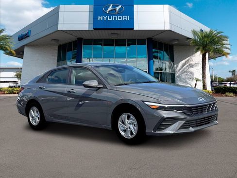 New 2026 Hyundai Elantra SE FWD image 11