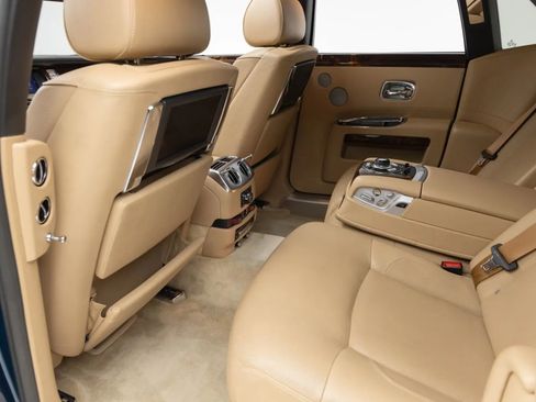 Used 2010 Rolls-Royce Ghost RWD image 36