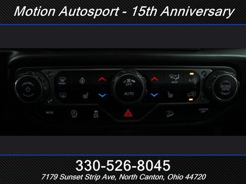Used 2018 Jeep Wrangler Unlimited Sahara w/ Uconnect 4C Nav & Sound Group AWD/4WD image 27