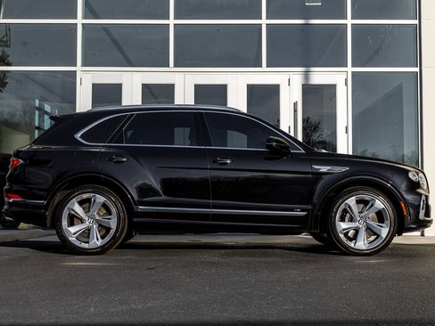 Used 2022 Bentley Bentayga image 5