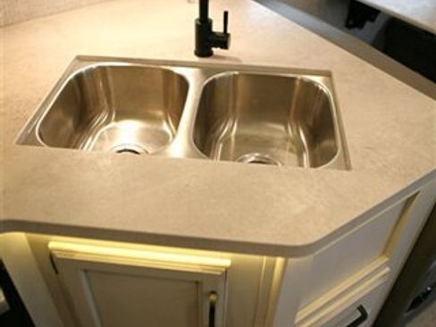 Used 2022 Ford E-450 and Econoline 450 Super Duty w/ Motorhome Prep Package image 35