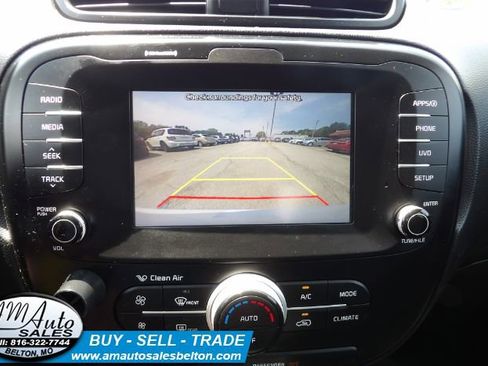 Used 2019 Kia Soul + image 13