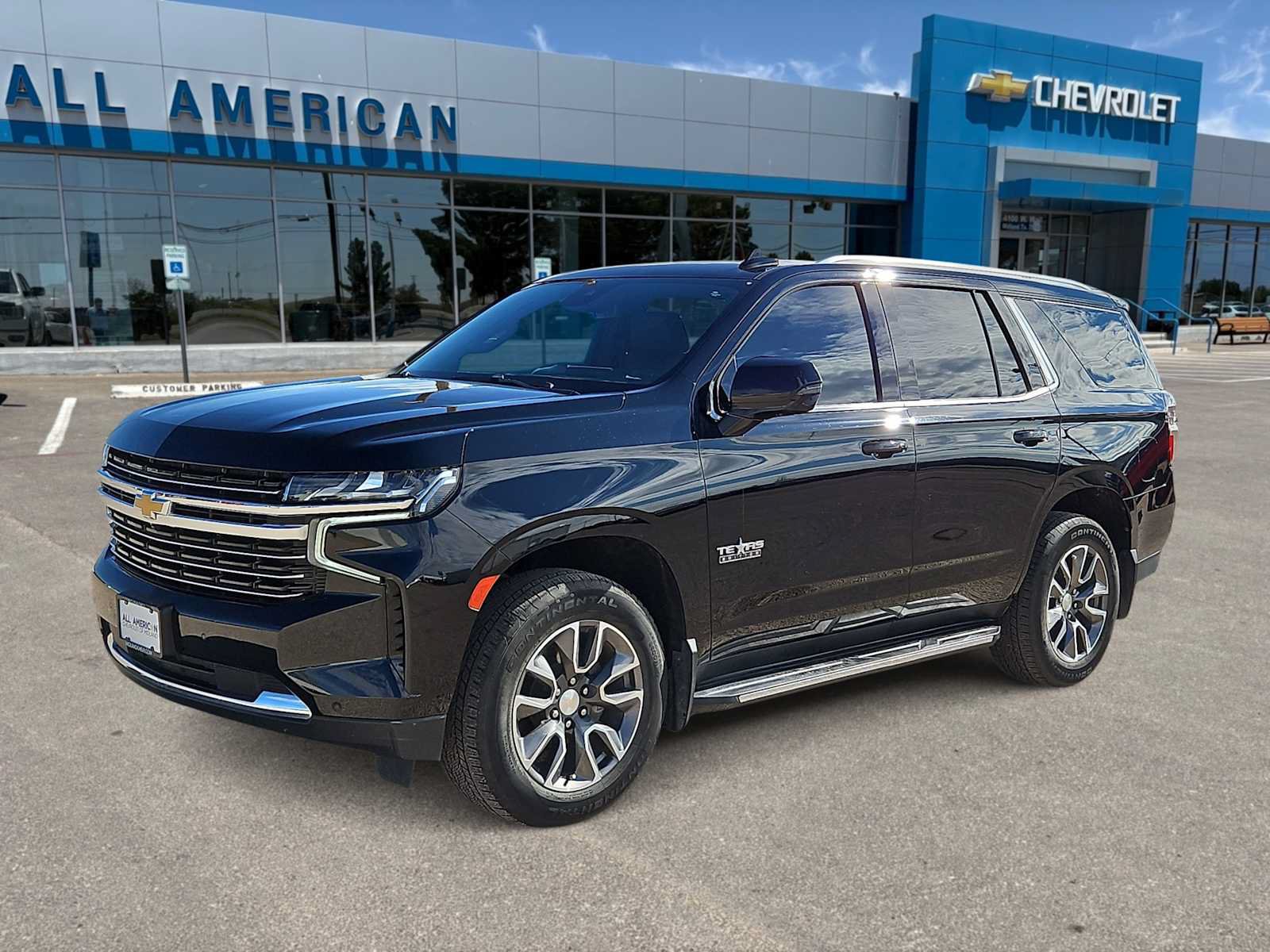 Used 2024 Chevrolet Tahoe LT w/ Luxury Package RWD image 4