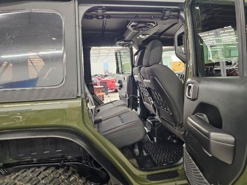 Used 2020 Jeep Wrangler Unlimited Rubicon AWD/4WD image 11