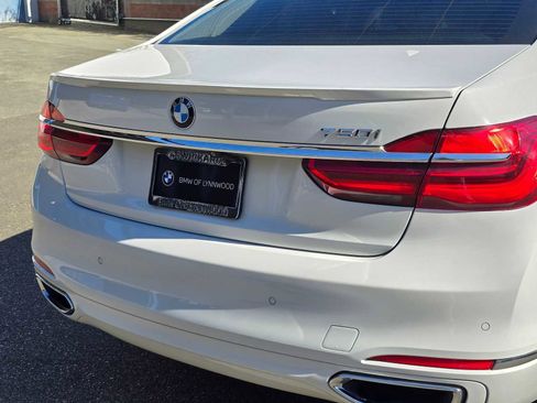 Used 2018 BMW 750i RWD image 13
