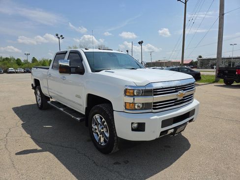 Used 2016 Chevrolet Silverado 2500 High Country w/ Duramax Plus Package AWD/4WD image 9