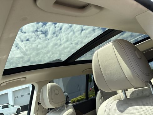 Used 2020 Mercedes-Benz GLS 450 4MATIC image 18