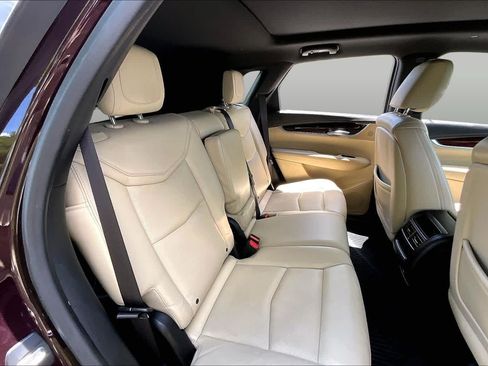 Used 2017 Cadillac XT5 Luxury w/ Driver Awareness Package FWD image 21