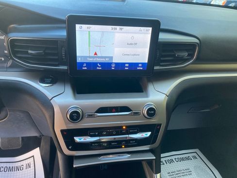 Used 2022 Ford Explorer XLT w/ Equipment Group 202A image 22