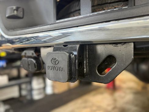 Used 2012 Toyota Tundra Limited w/ Platinum Pkg image 20