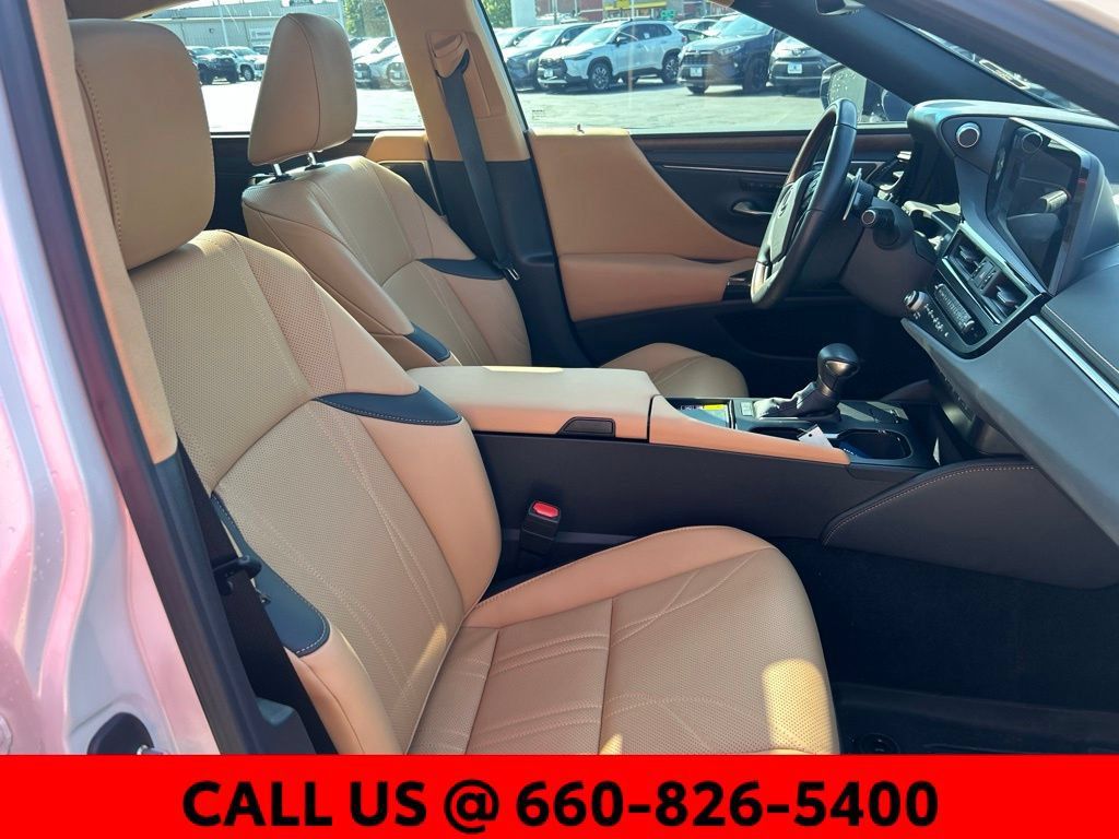 Used 2025 Lexus ES 350 Ultra Luxury FWD image 5