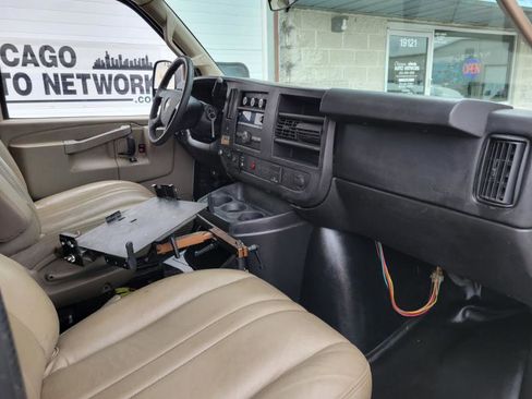 Used 2016 Chevrolet Express 2500 image 35