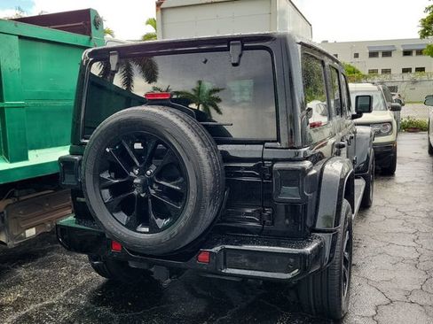 Used 2022 Jeep Wrangler Unlimited Sahara AWD/4WD image 4
