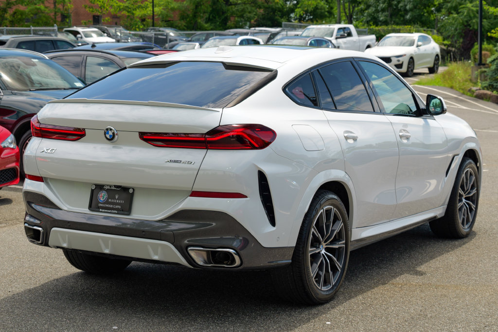 Used 2024 BMW X6 xDrive40i w/ Premium Package AWD/4WD image 7