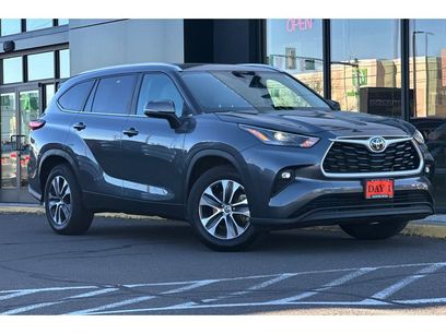 Used 2023 Toyota Highlander XLE