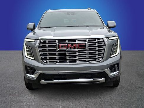 Used 2025 GMC Yukon Denali AWD/4WD image 2
