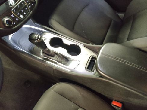 Used 2020 Chevrolet Malibu LT FWD image 26