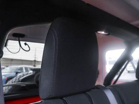 Used 2020 Jeep Wrangler Unlimited Sahara w/ Uconnect 4C Nav & Sound Group image 32