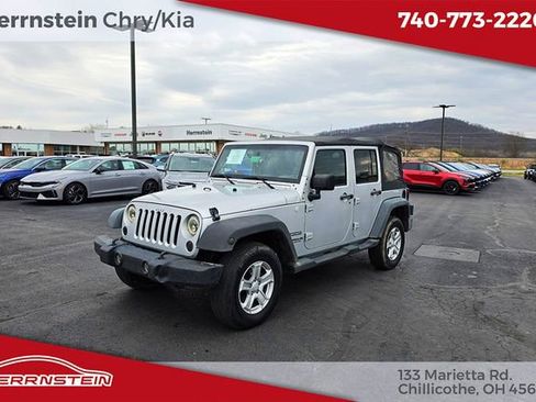 Used 2010 Jeep Wrangler Unlimited Sport image 4