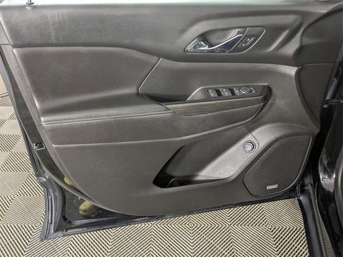 Used 2018 GMC Acadia SLT image 14