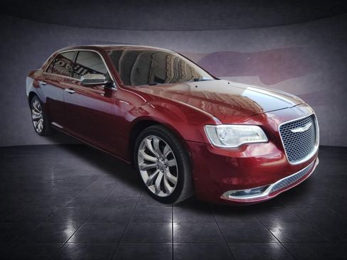 Used 2020 Chrysler 300 Limited RWD image 7