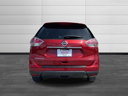 Used 2015 Nissan Rogue S AWD/4WD image 4