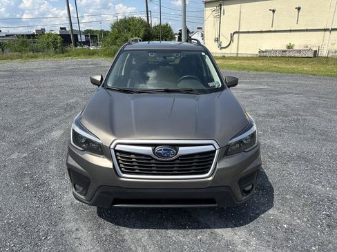 Used 2021 Subaru Forester Premium AWD/4WD image 3