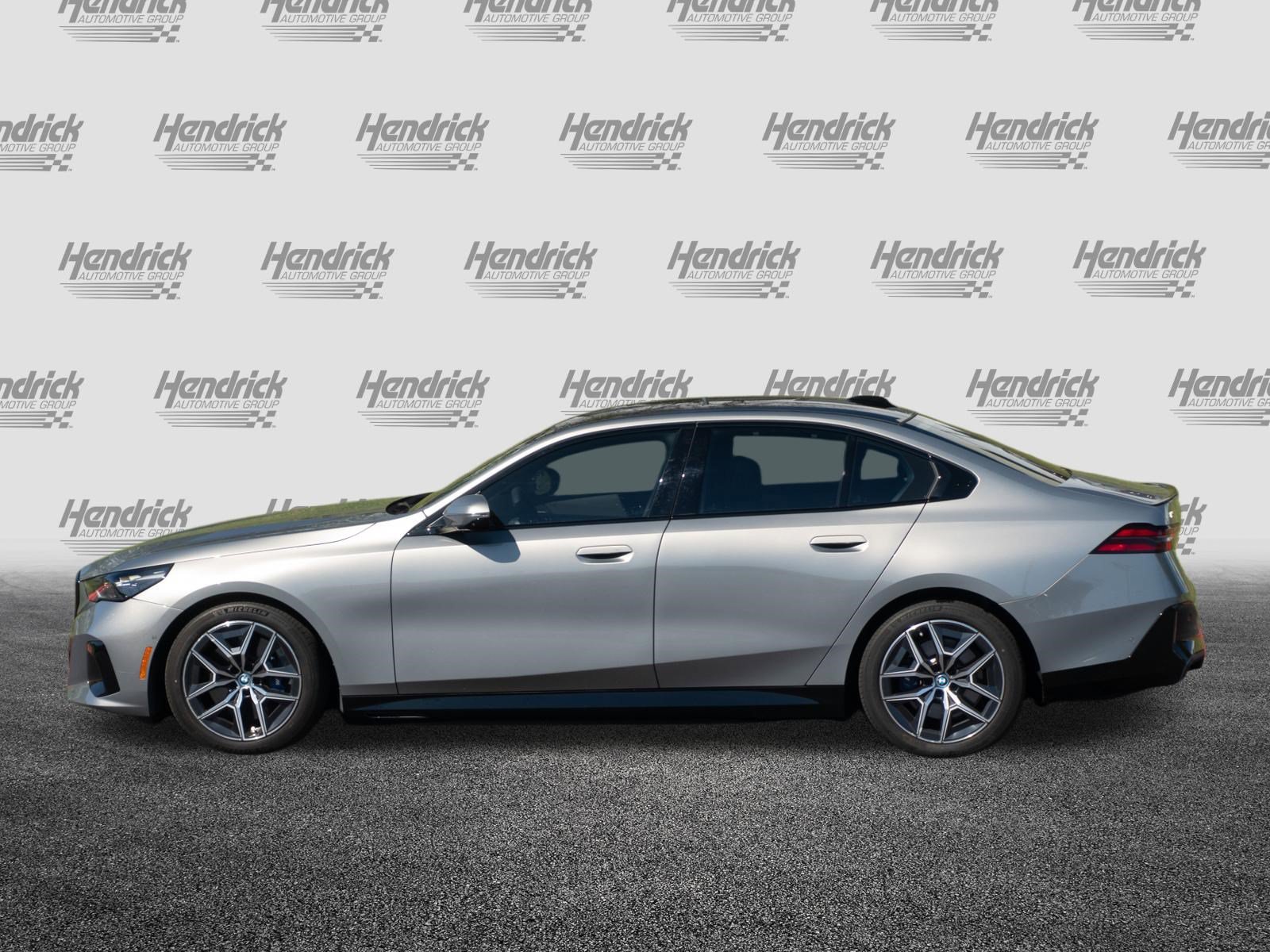 Certified 2024 BMW i5 eDrive40i w/ Executive Package RWD image 5